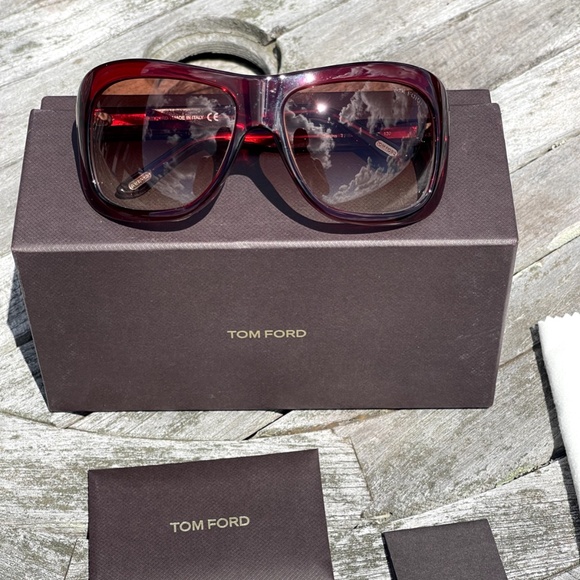 TOM FORD Vintage TF63 TATIANA Sunglasses in 211 SHINY ROSE - New in Box main image 5